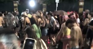Violenta grandinata su Milano, interrotto il concerto di Bad Bunny