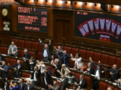Legge elettorale: la maggioranza battuta alla Camera sulle preferenze. Coro delle opposizioni: ‘Elezioni’