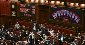 Legge elettorale: la maggioranza battuta alla Camera sulle preferenze. Coro delle opposizioni: ‘Elezioni’