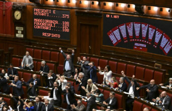Legge elettorale: la maggioranza battuta alla Camera sulle preferenze. Coro delle opposizioni: ‘Elezioni’