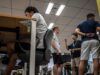 Pantaloncini in ufficio, il Giappone si divide sul dress code