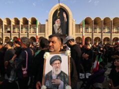 Teheran, iniziati ufficialmente i funerali di Khamenei