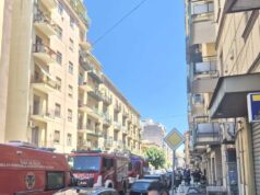 Ucciso a coltellate a Palermo, una persona è barricata in casa