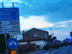 Scooter non si ferma all’alt dei carabinieri, un morto dopo l’inseguimento
