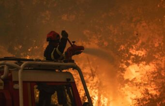 In Gironda l’incendio minaccia Bordeaux. Ipotesi evacuazione totale della città