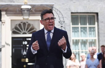 Burnham in sella, ‘con me stabilità e sollievo a chi sta peggio’